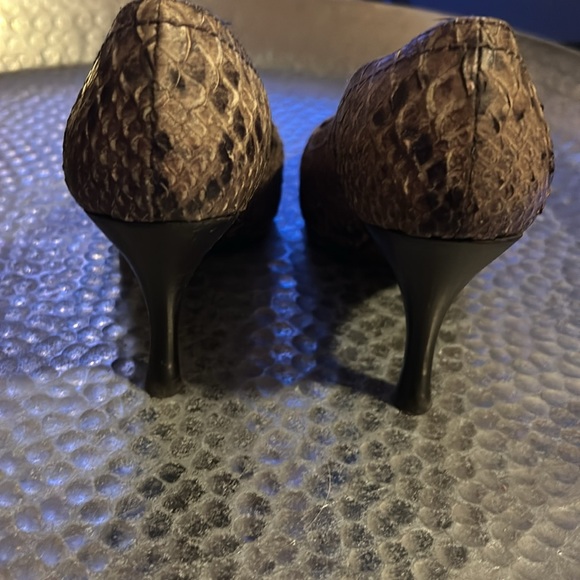 Stuart Weitzman snakeskin pumps - Picture 4 of 5